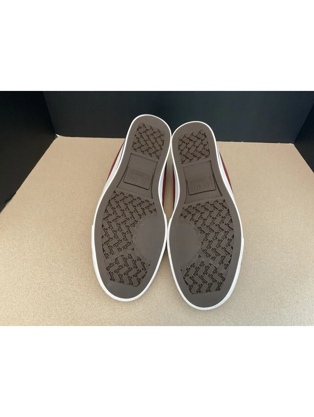New! Mens Converse Puff Taylor Ox Park Red/White/Black Shoes. Size 12. Nice!